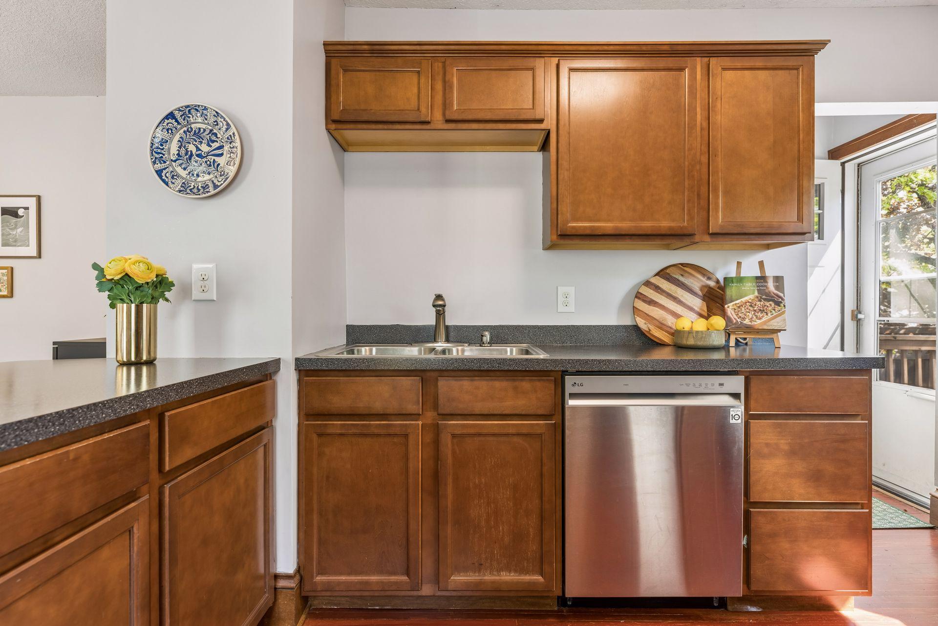 4547 14th Avenue South - The HoM Group - 0012.jpg