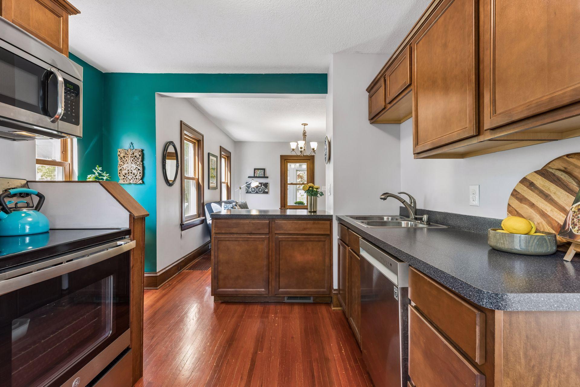 4547 14th Avenue South - The HoM Group - 0010.jpg