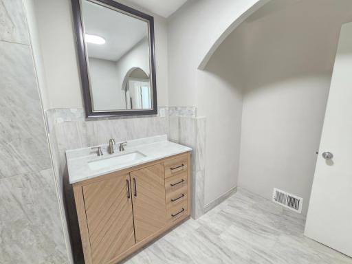 712 Maple Street W, Stillwater, MN 55082