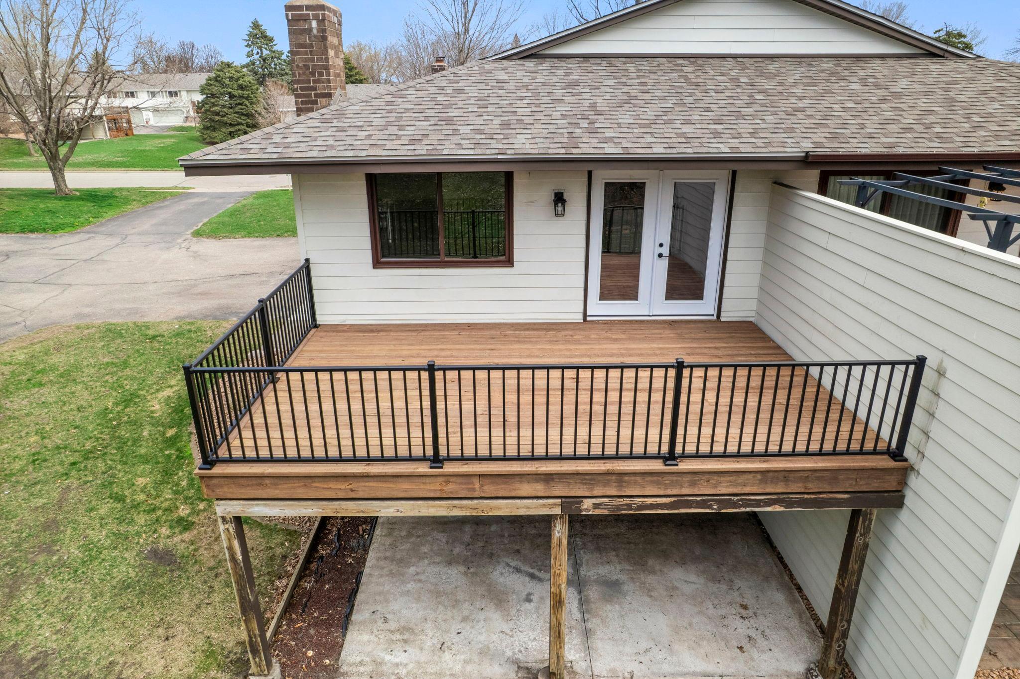 Private deck and patio that are perfect for summer barbecues!