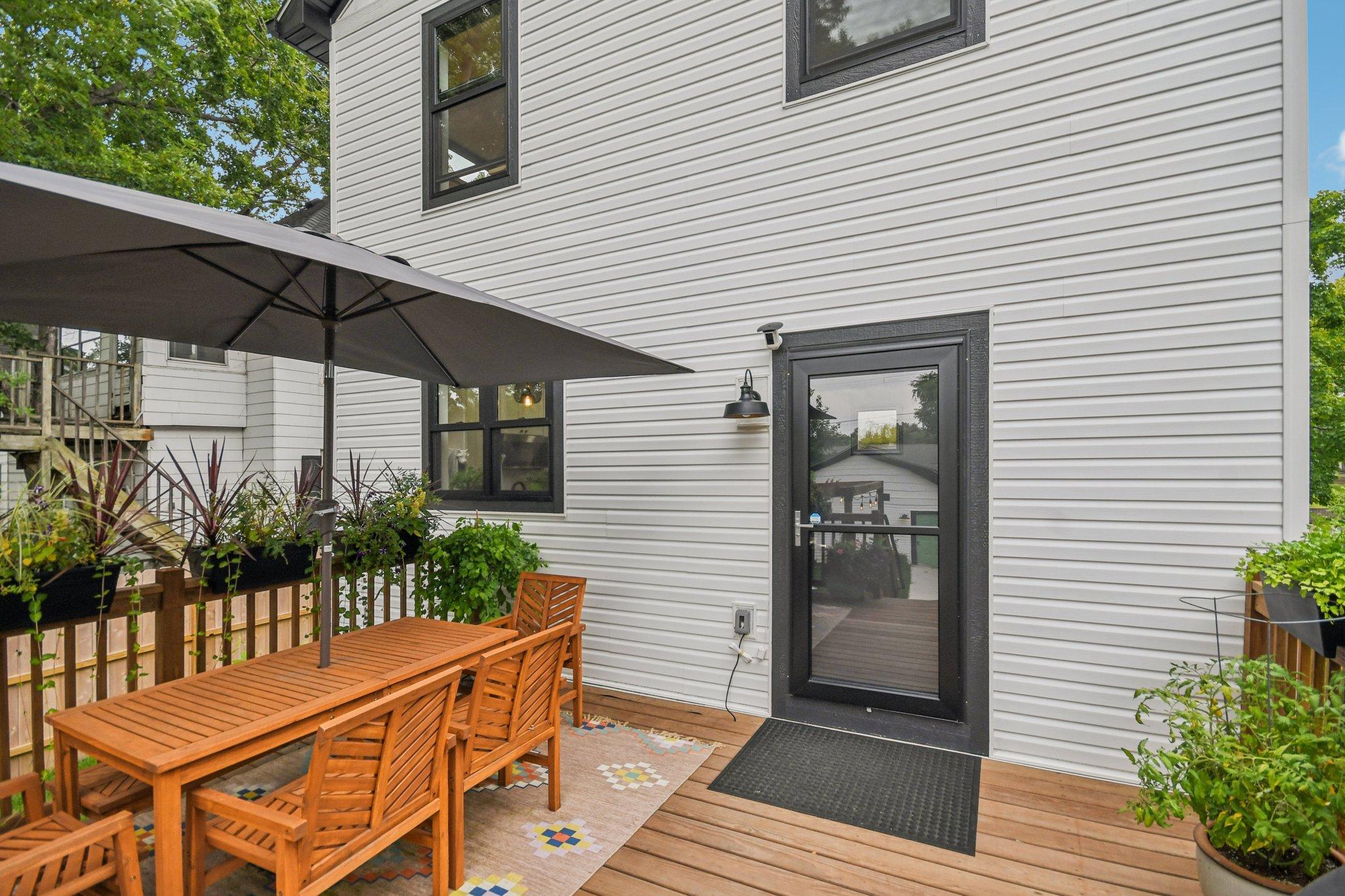 50-web-or-mls-Carroll Ave-S0409-050.jpg