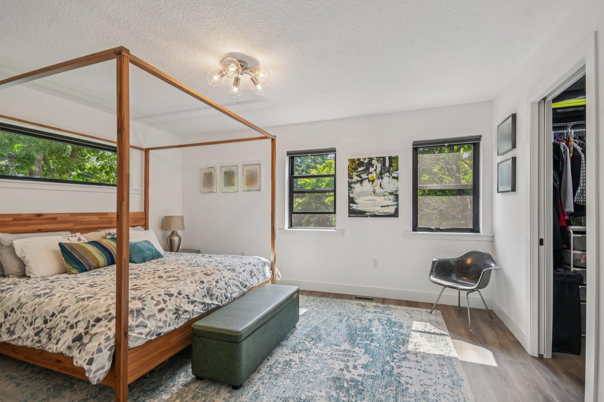 34-web-or-mls-Carroll Ave-S0409-034.jpg