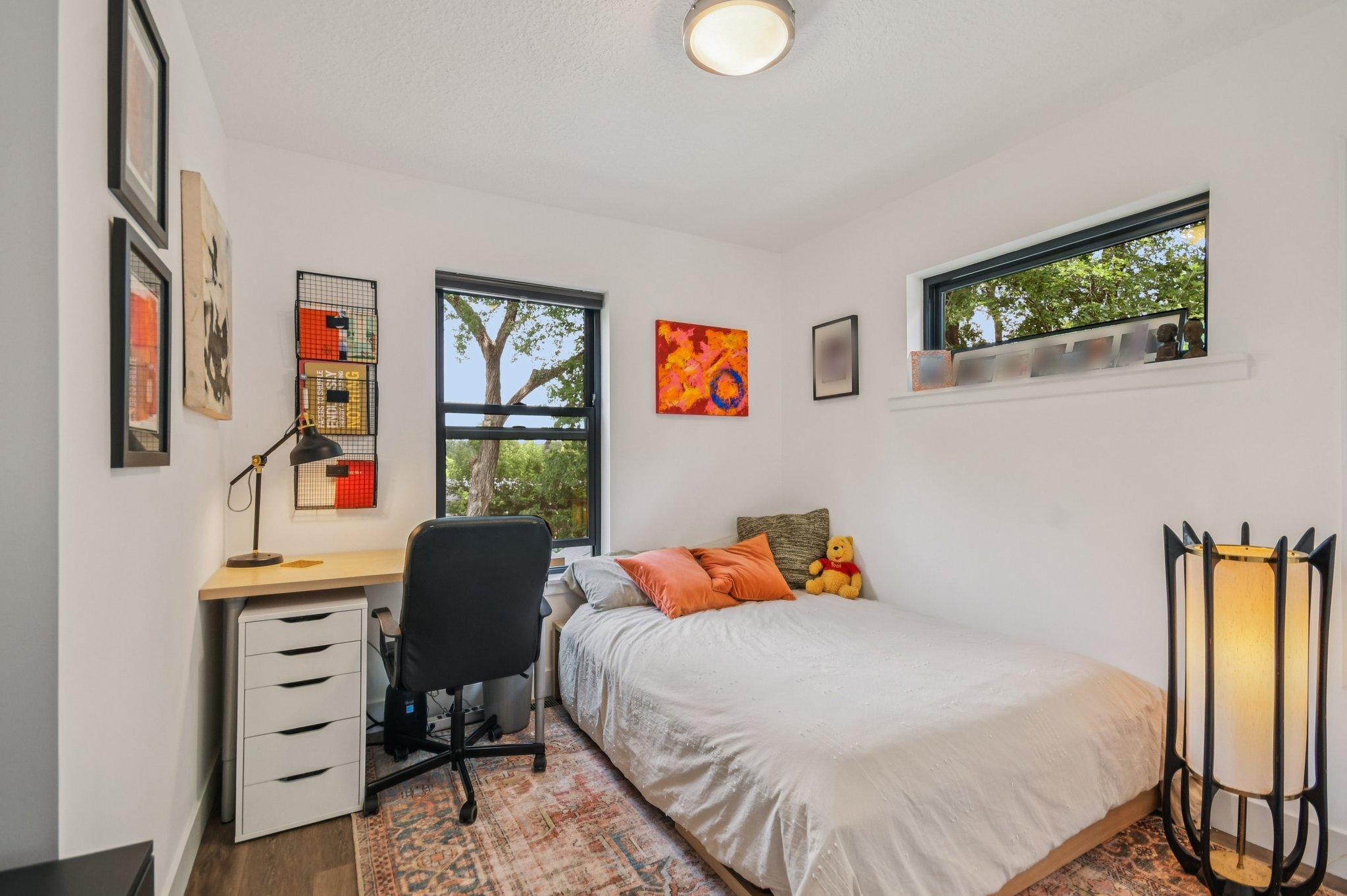 32-web-or-mls-Carroll Ave-S0409-032.jpg