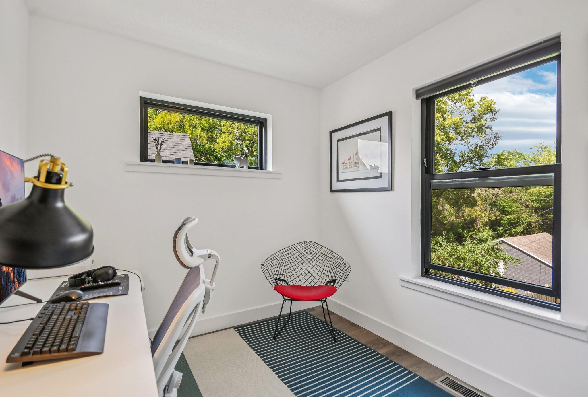 30-web-or-mls-Carroll Ave-S0409-030.jpg