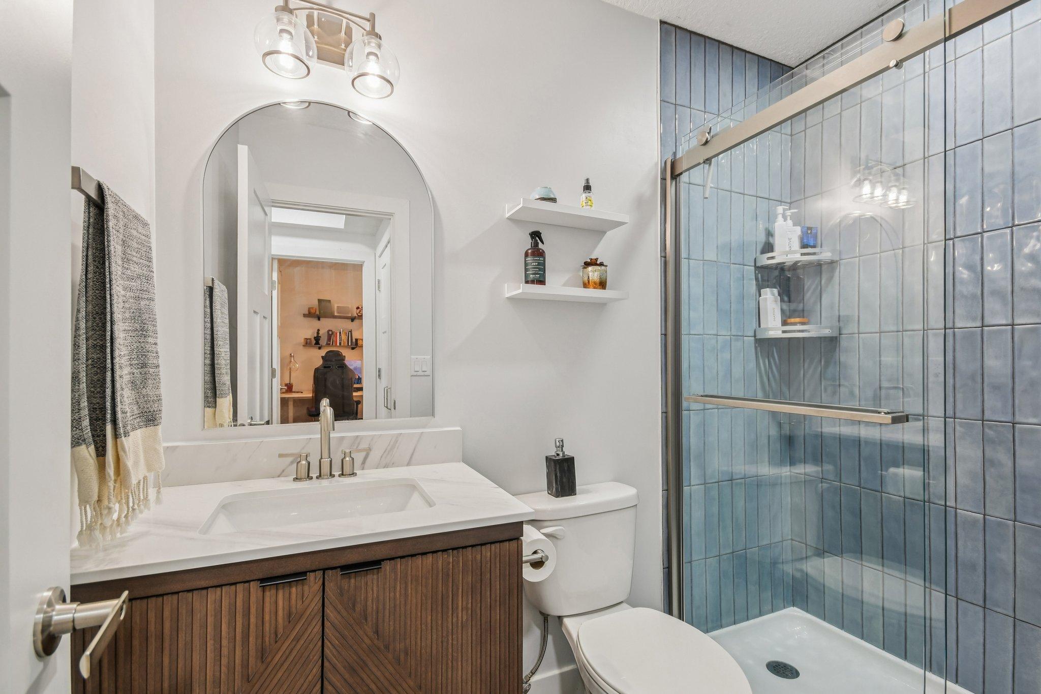 23-web-or-mls-Carroll Ave-S0409-023.jpg