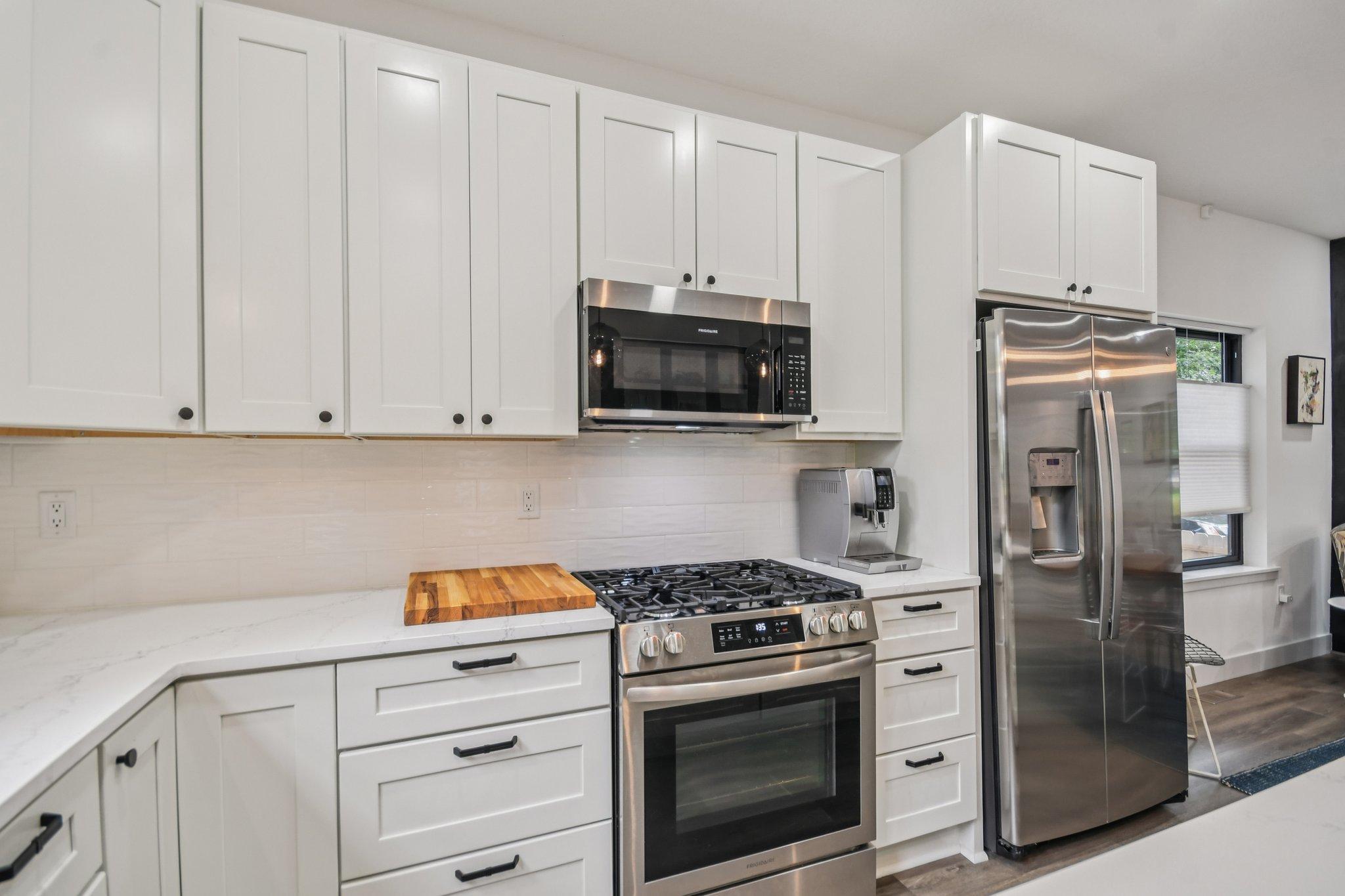 16-web-or-mls-Carroll Ave-S0409-016.jpg