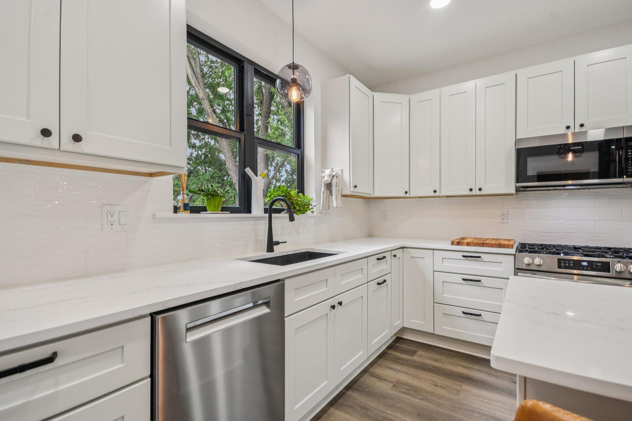 15-web-or-mls-Carroll Ave-S0409-015.jpg