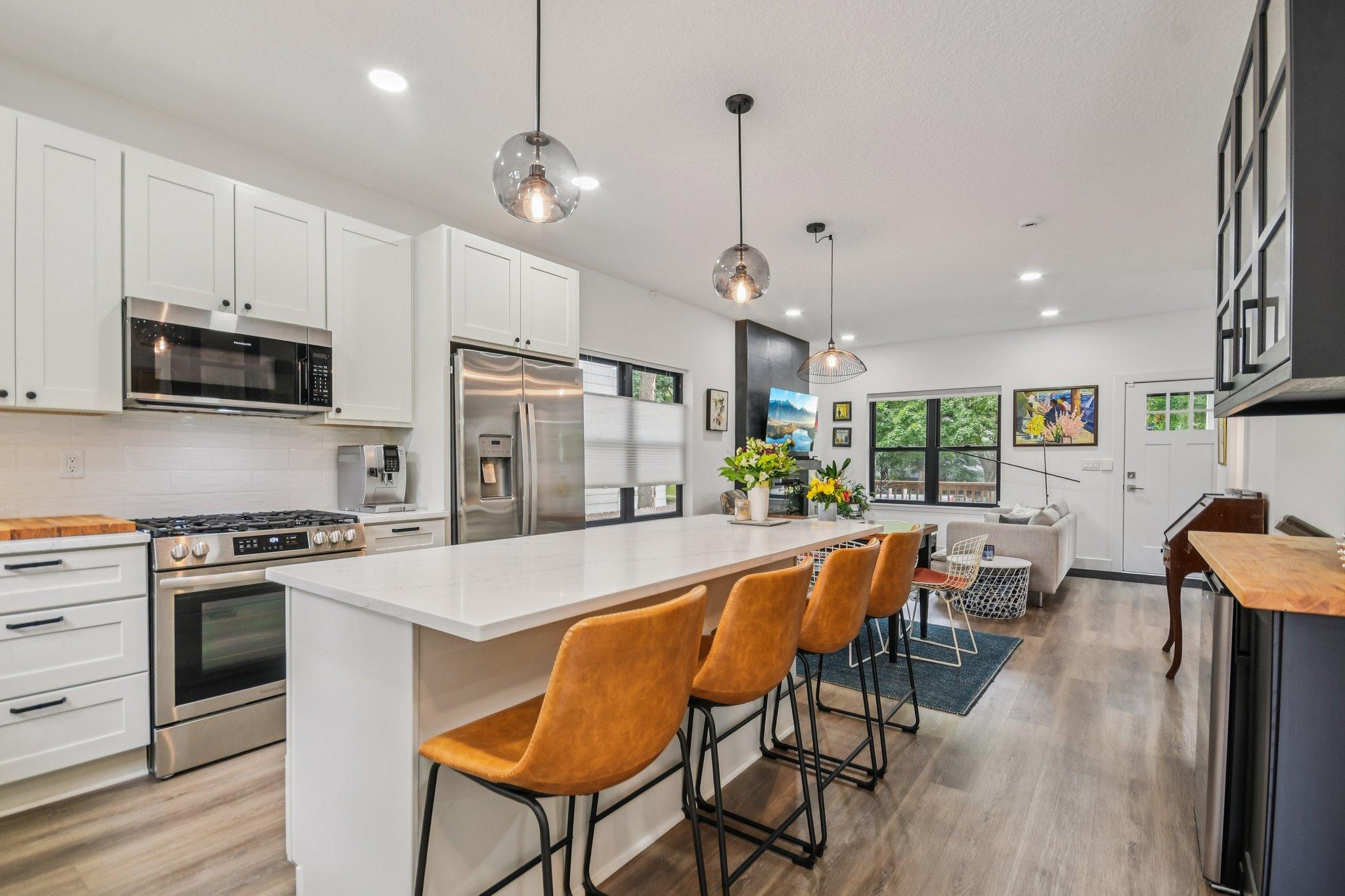 14-web-or-mls-Carroll Ave-S0409-014.jpg