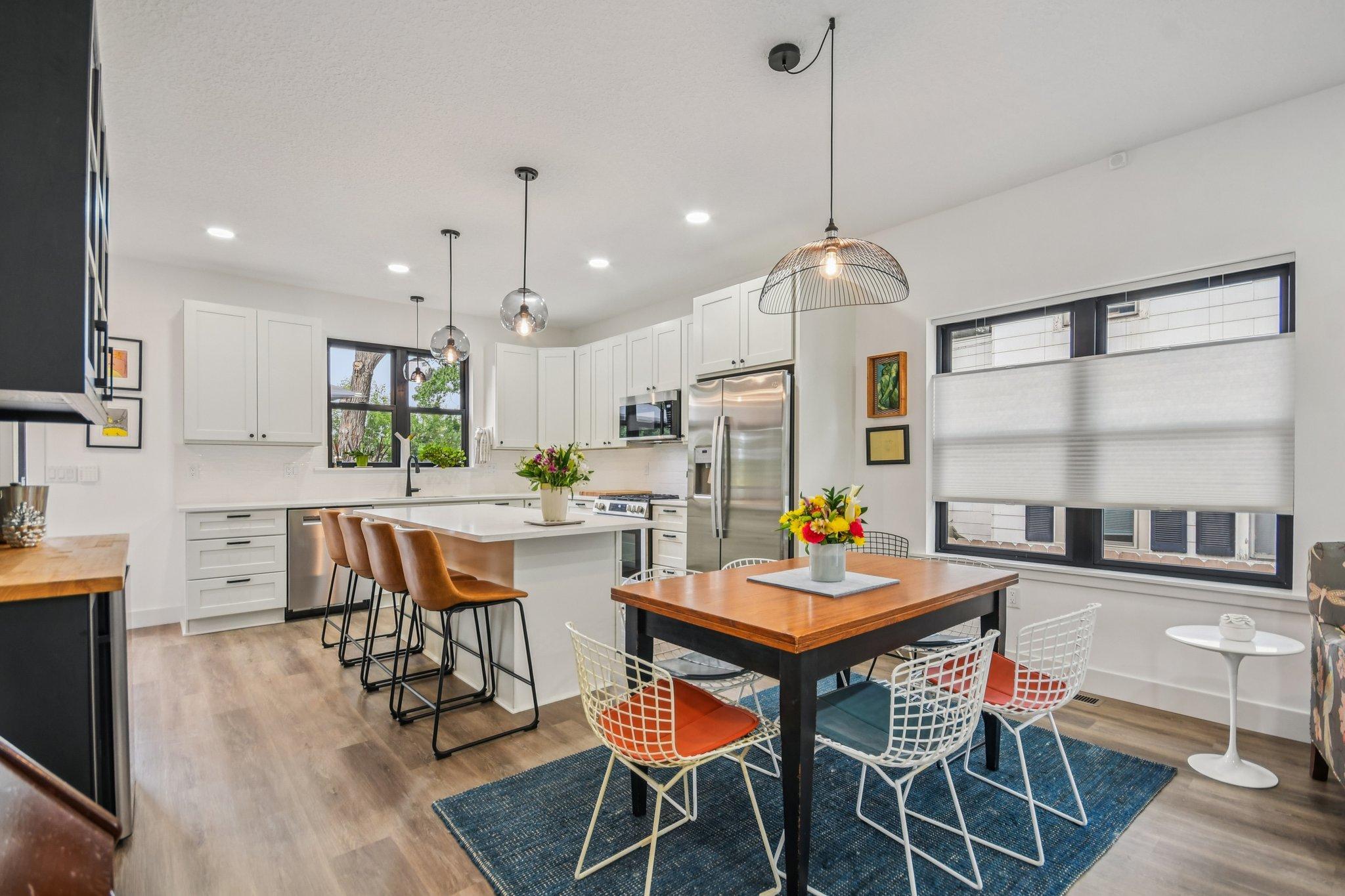 11-web-or-mls-Carroll Ave-S0409-011.jpg