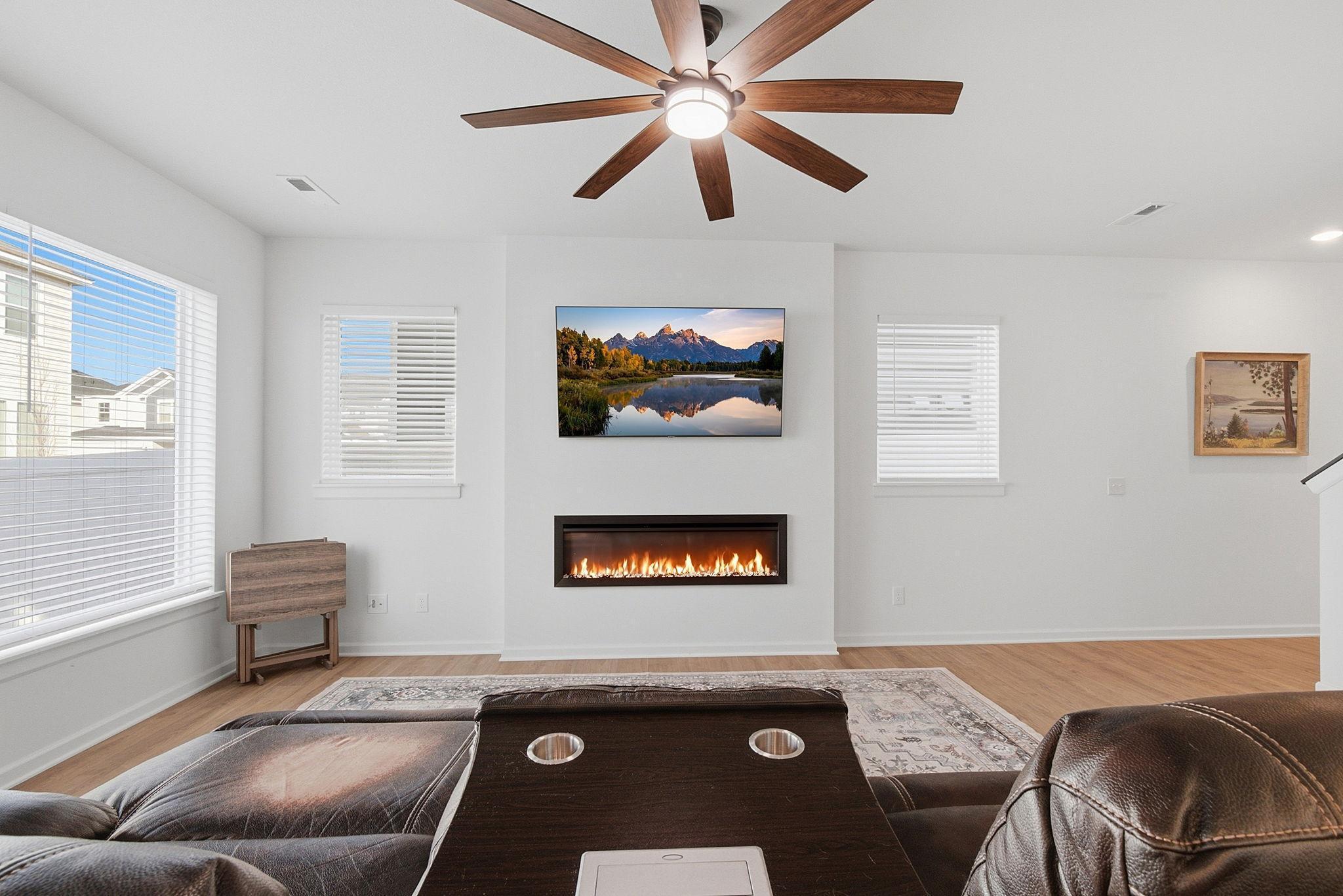 Oh how relaxing - your own gas fireplace and you pick the color of flame