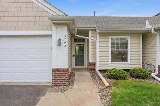 5792 Prairie Ridge Drive, 182, Shoreview, MN 55126