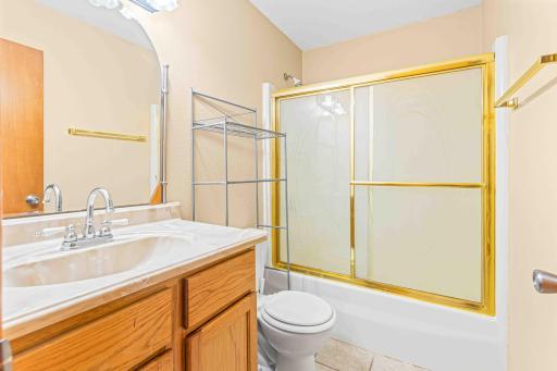 Lower unit full bathroom