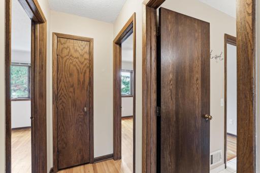 2750 17th Street NW, Saint Paul, MN 55112