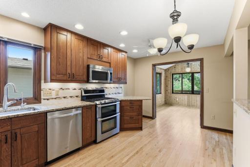 2750 17th Street NW, Saint Paul, MN 55112