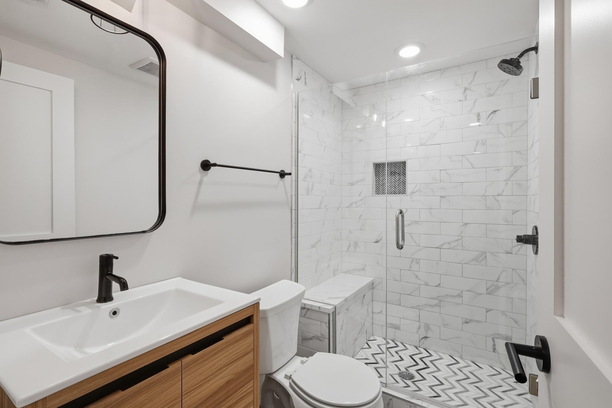 Lower level 3/4 bath
