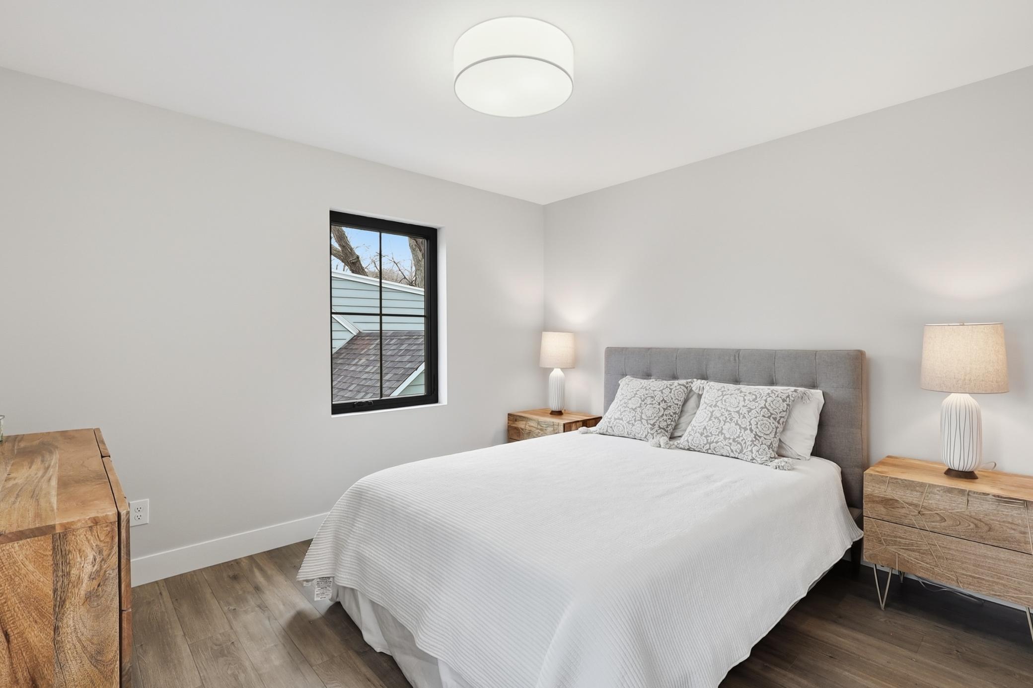 Upper level 2nd bedroom
