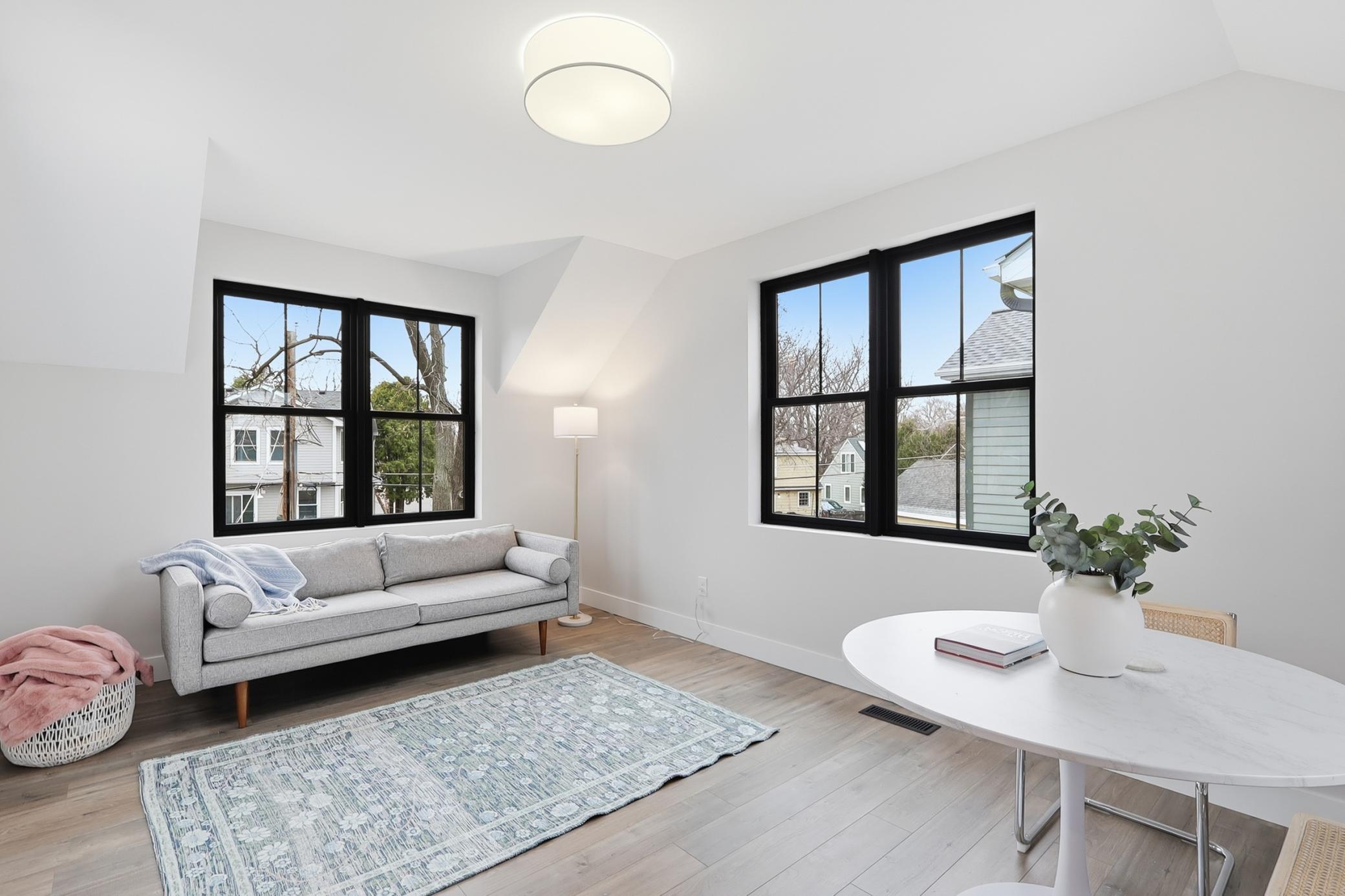 Upper level Sunroom. Relax and unwind!