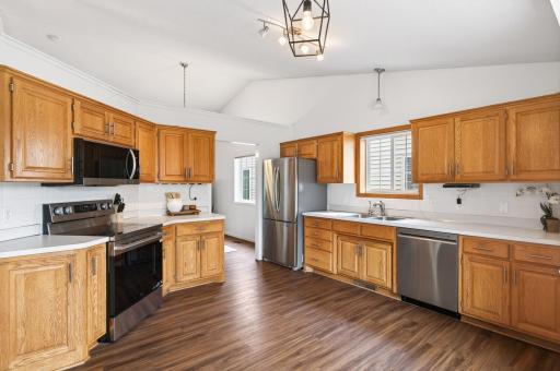Spacious kitchen- no elbow bumps, even during the dinner rush!