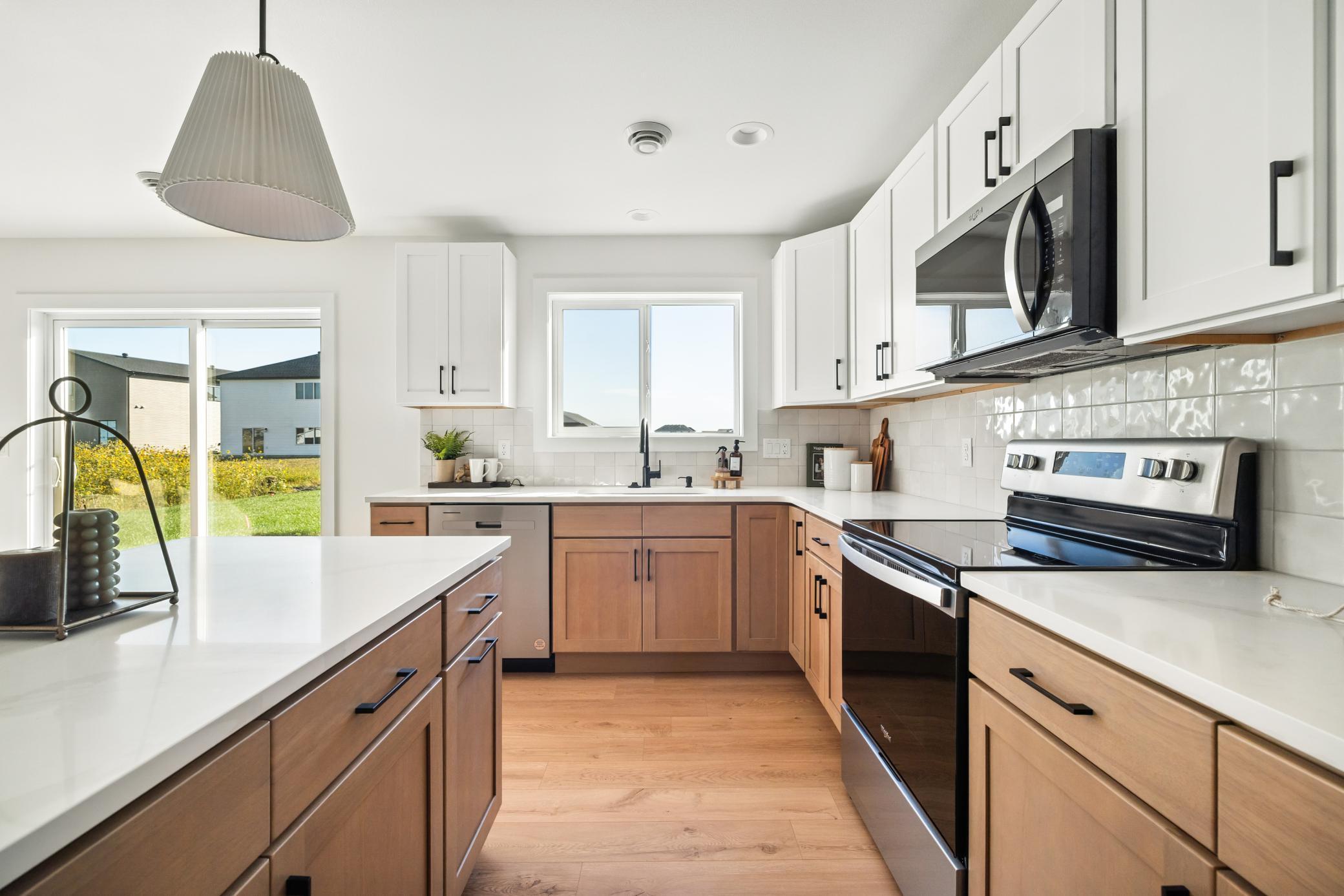 6 Previous model - quartz included throughout.jpg