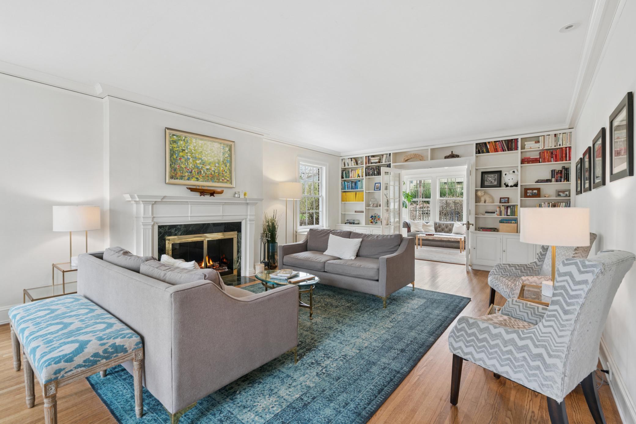 Spacious living room