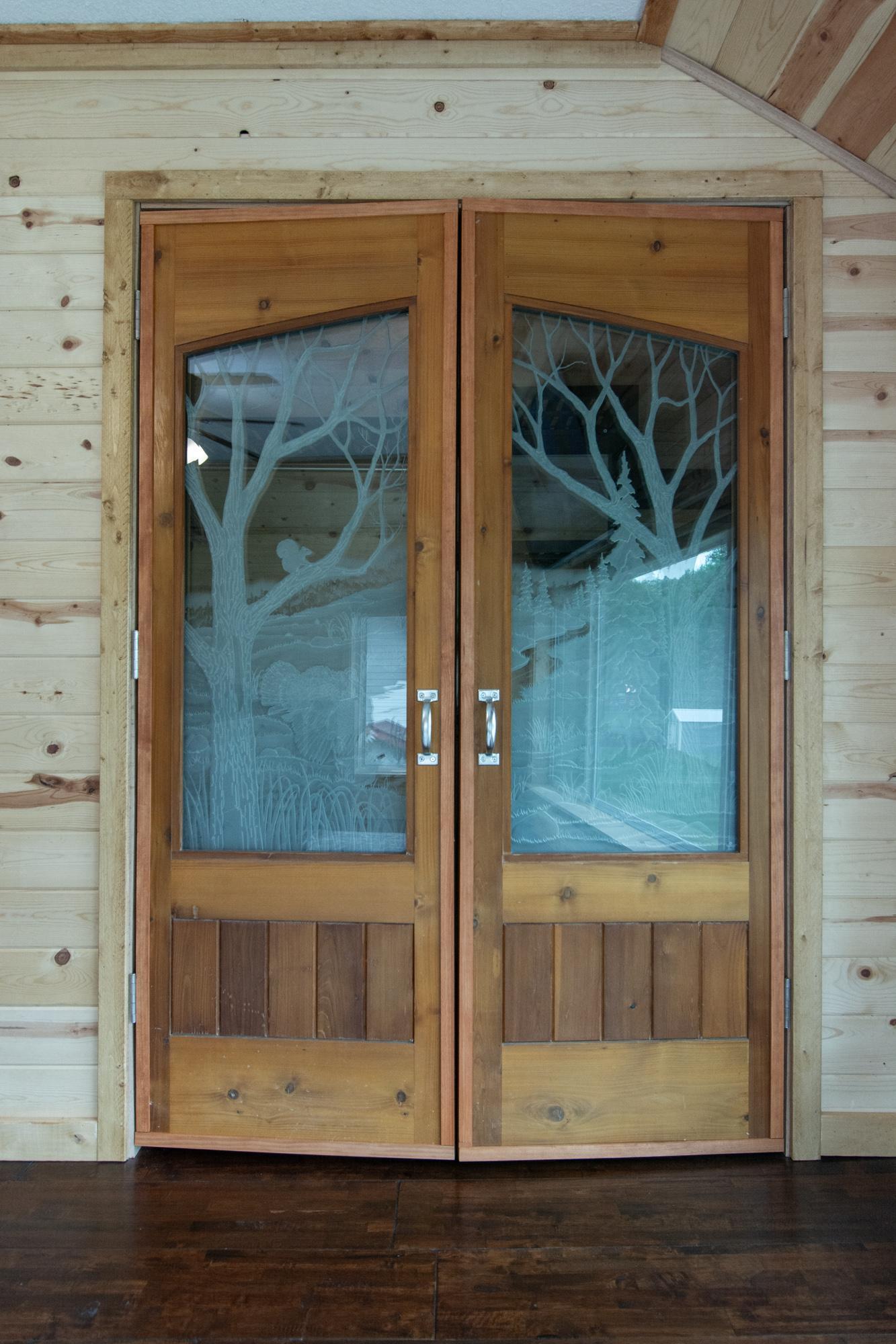 Stunning etched design