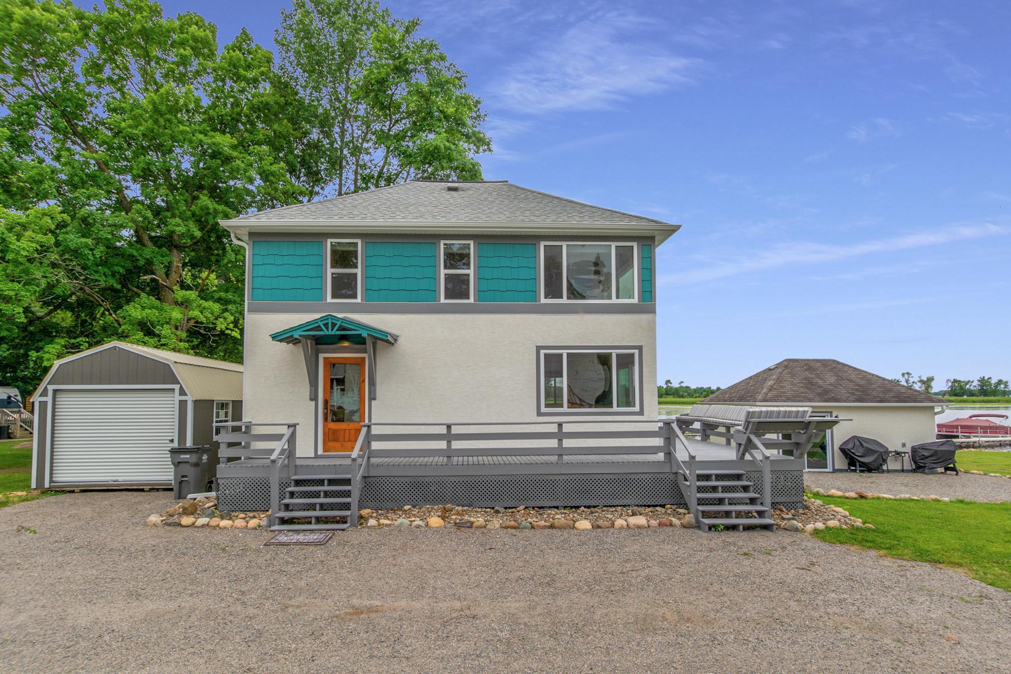 New stucco and cement board shakes