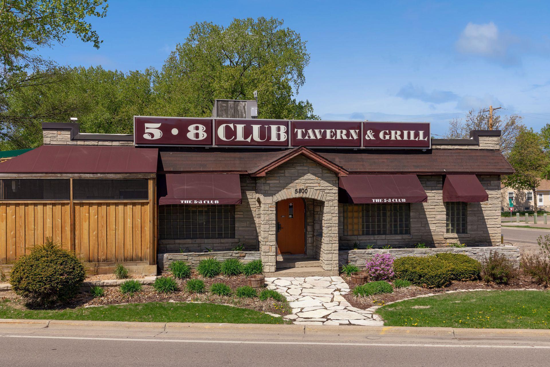 Walkable to your favorite grocery stores, coffee shops, boutiques, and restaurants.