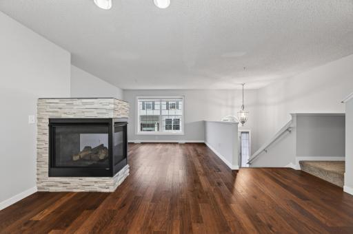 900 Ledgestone Drive, Saint Paul, MN 55115