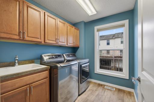 900 Ledgestone Drive, Saint Paul, MN 55115