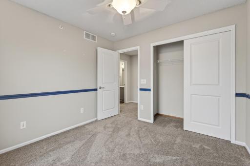 900 Ledgestone Drive, Saint Paul, MN 55115