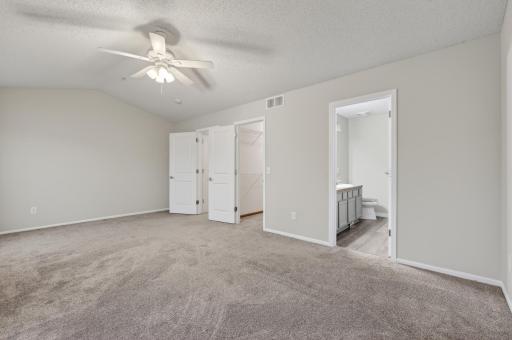900 Ledgestone Drive, Saint Paul, MN 55115