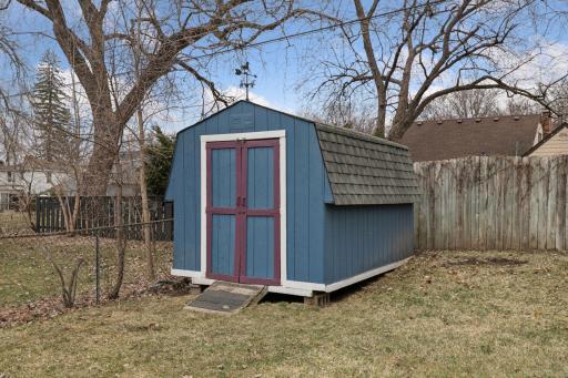 1947 Yorkshire Court, Saint Paul, MN 55116