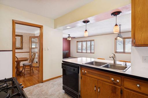 1947 Yorkshire Court, Saint Paul, MN 55116