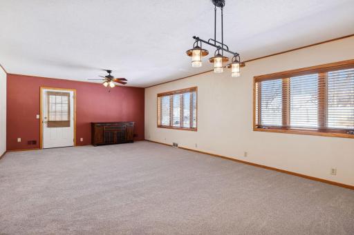 1947 Yorkshire Court, Saint Paul, MN 55116