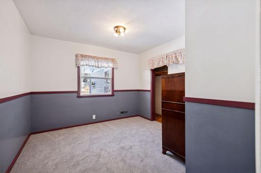 1947 Yorkshire Court, Saint Paul, MN 55116