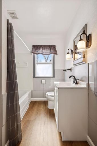 1947 Yorkshire Court, Saint Paul, MN 55116