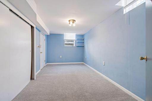 1947 Yorkshire Court, Saint Paul, MN 55116