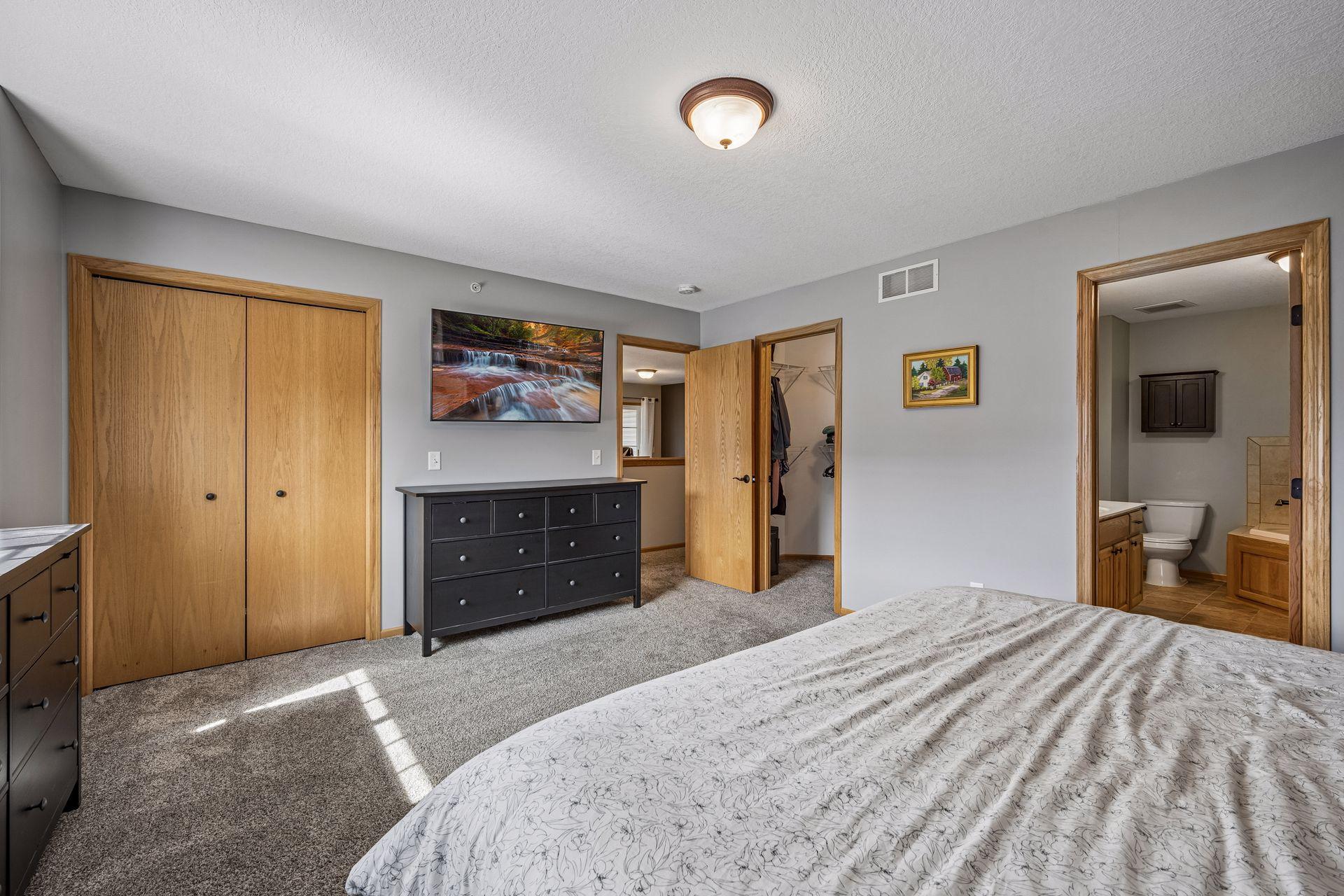 Main Bedroom has direct access to bathroom