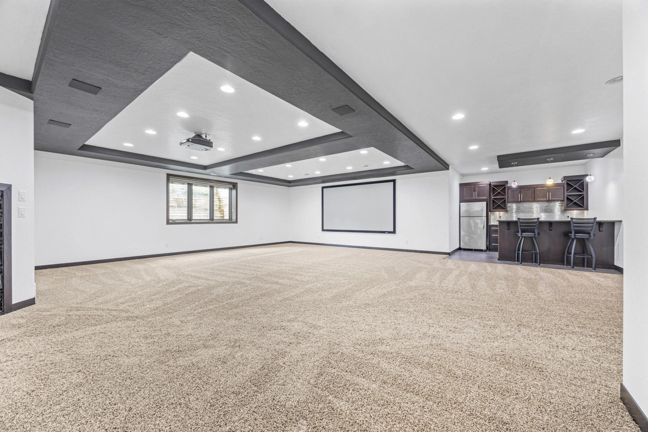 Large Family Room w/ Theatre Set Up