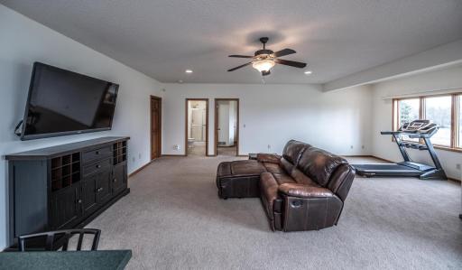 25900 Highview Avenue, Farmington, MN 55024