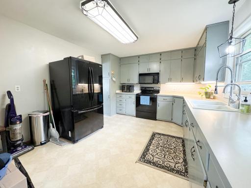 906 S Whitford Street, Fergus Falls, MN 56537