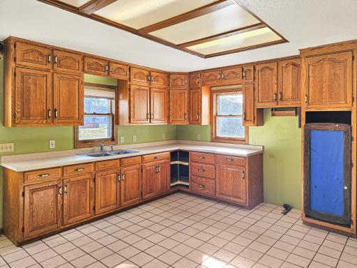 609 3rd Street NE, Little Falls, MN 56345