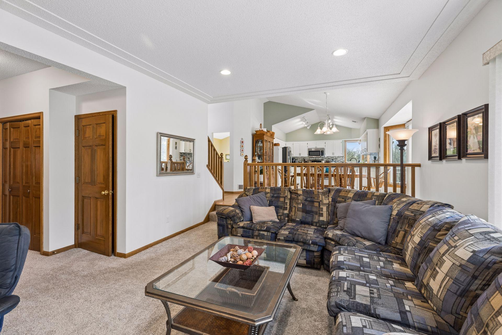 Open layout with access to the lower level.