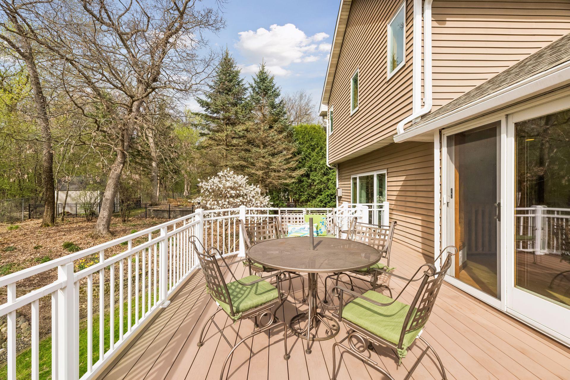 Maintenance-free deck—perfect for relaxing evenings.