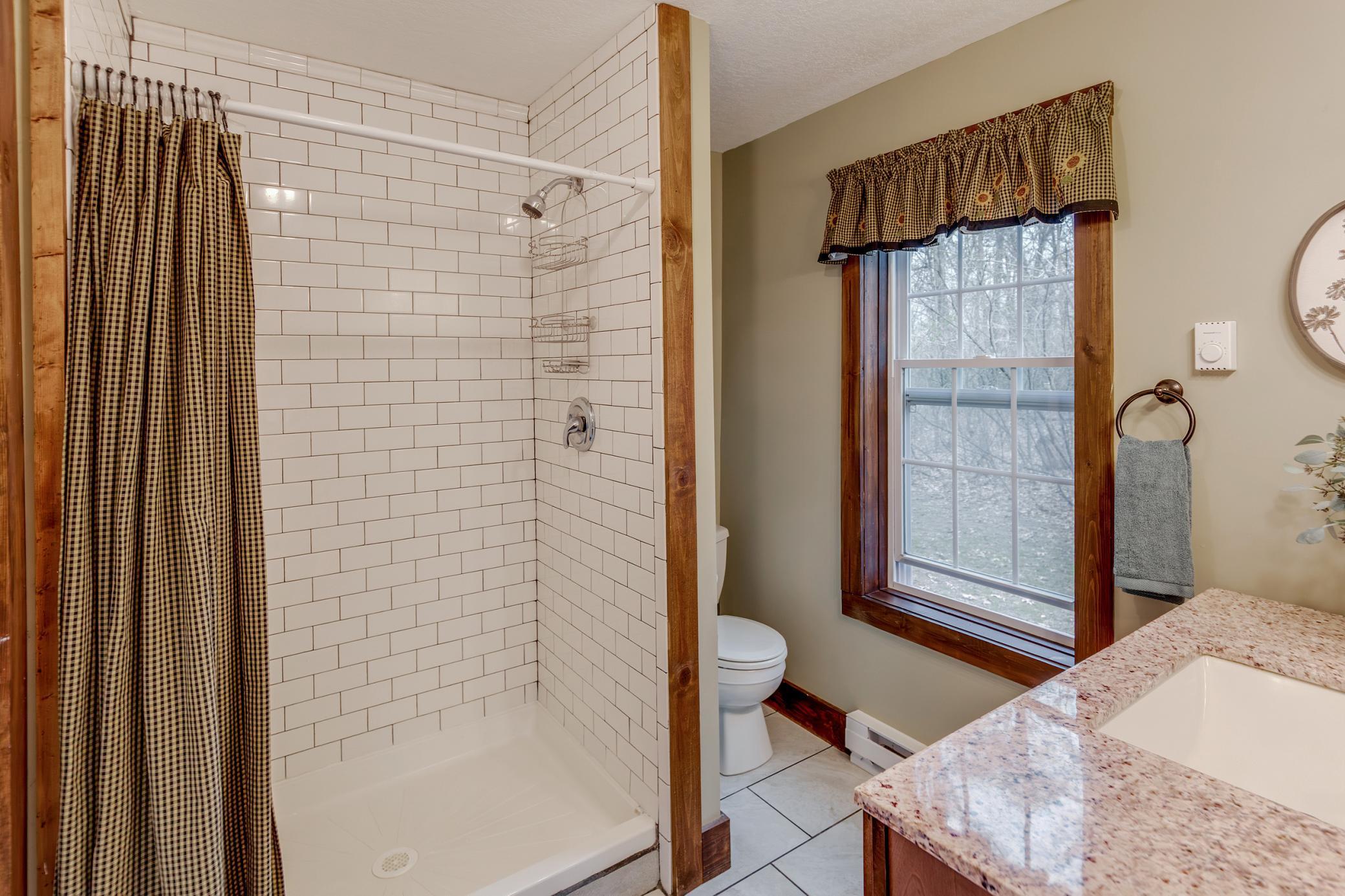 3/4 Primary Ensuite - Main Level