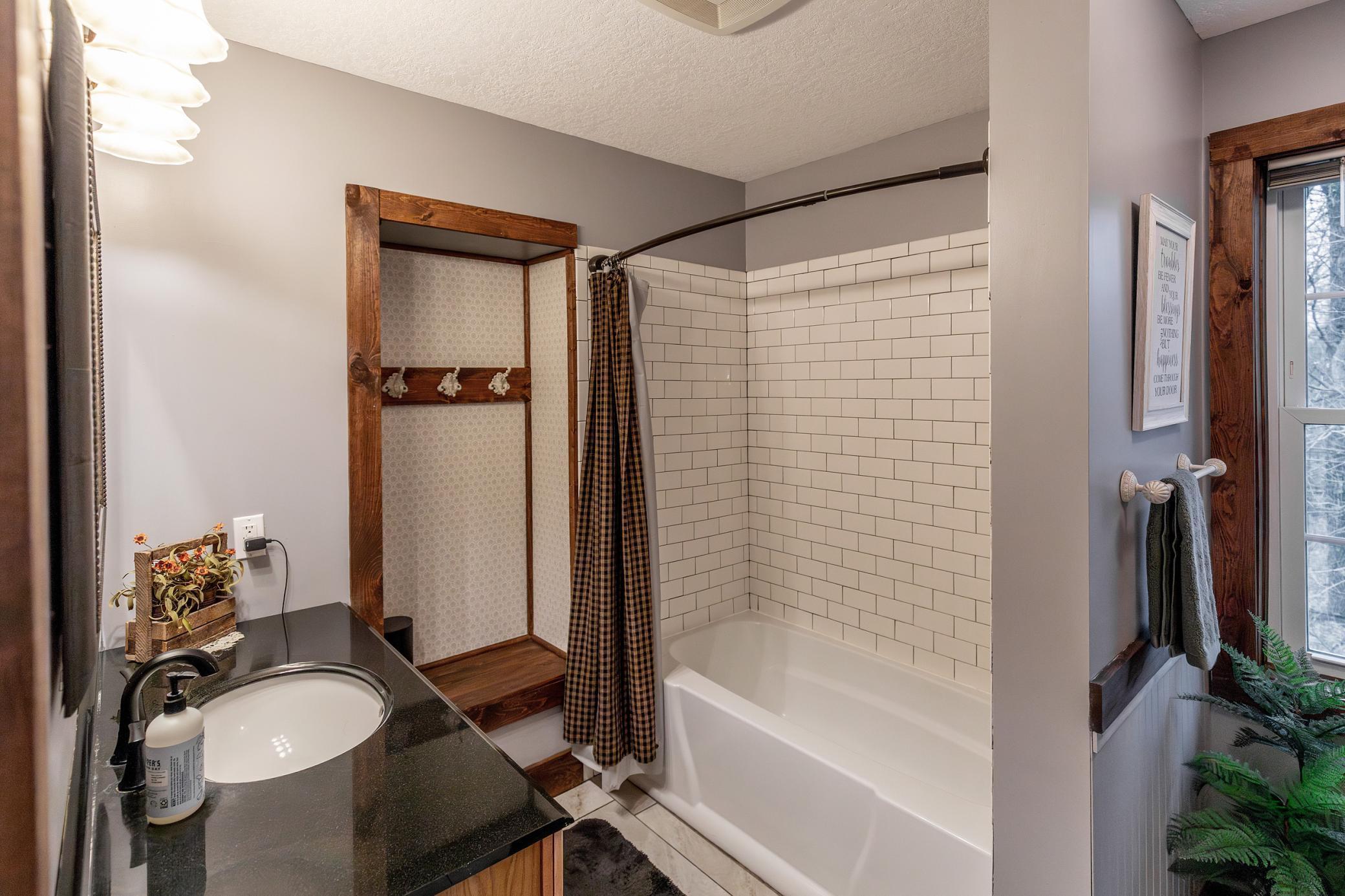 Full Bath - Upper Level