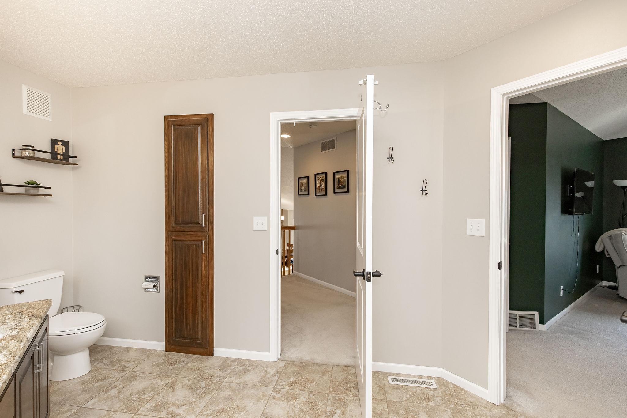 Primary Hollywood Bath