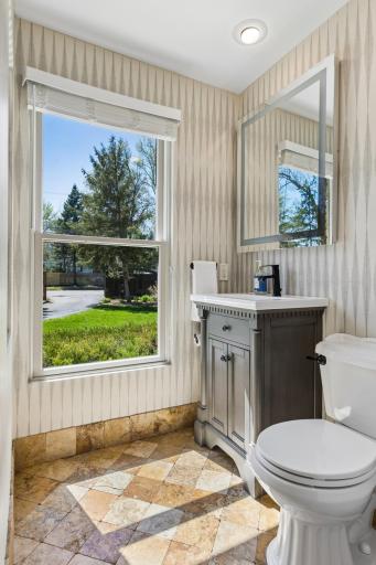 5404 Interlachen Boulevard, Edina, MN 55436