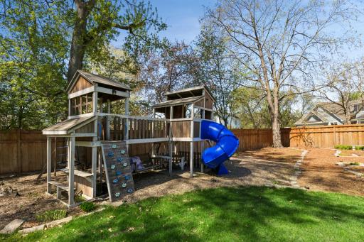 5404 Interlachen Boulevard, Edina, MN 55436