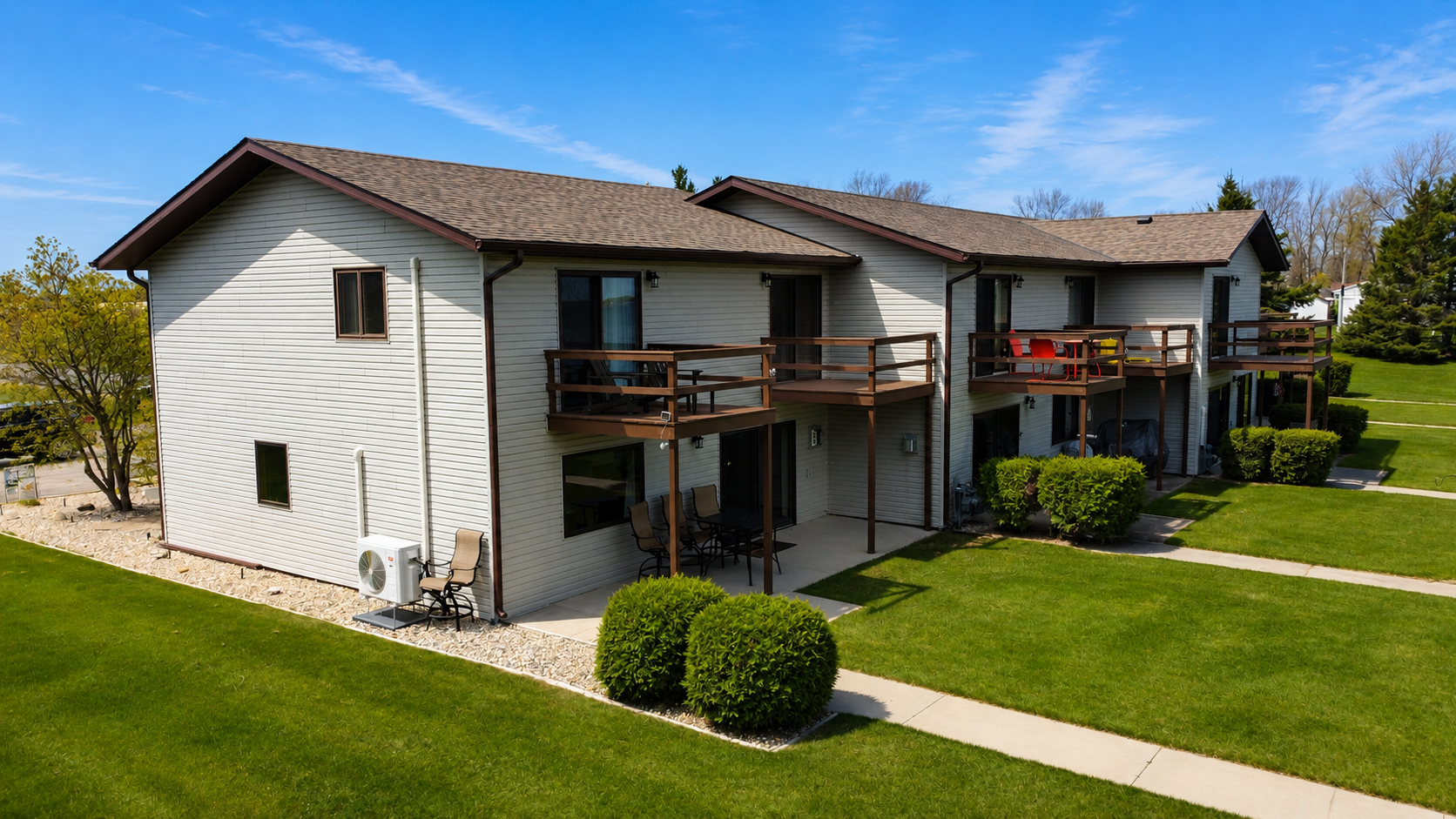 3 BEDROOMS, 2 BATHS